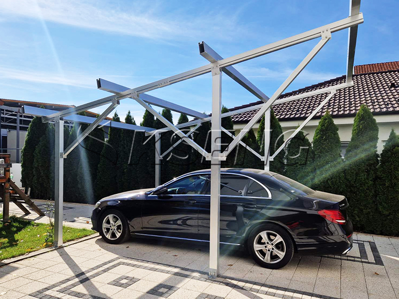 Europa Serbien Solar-Carport 8,3 kW