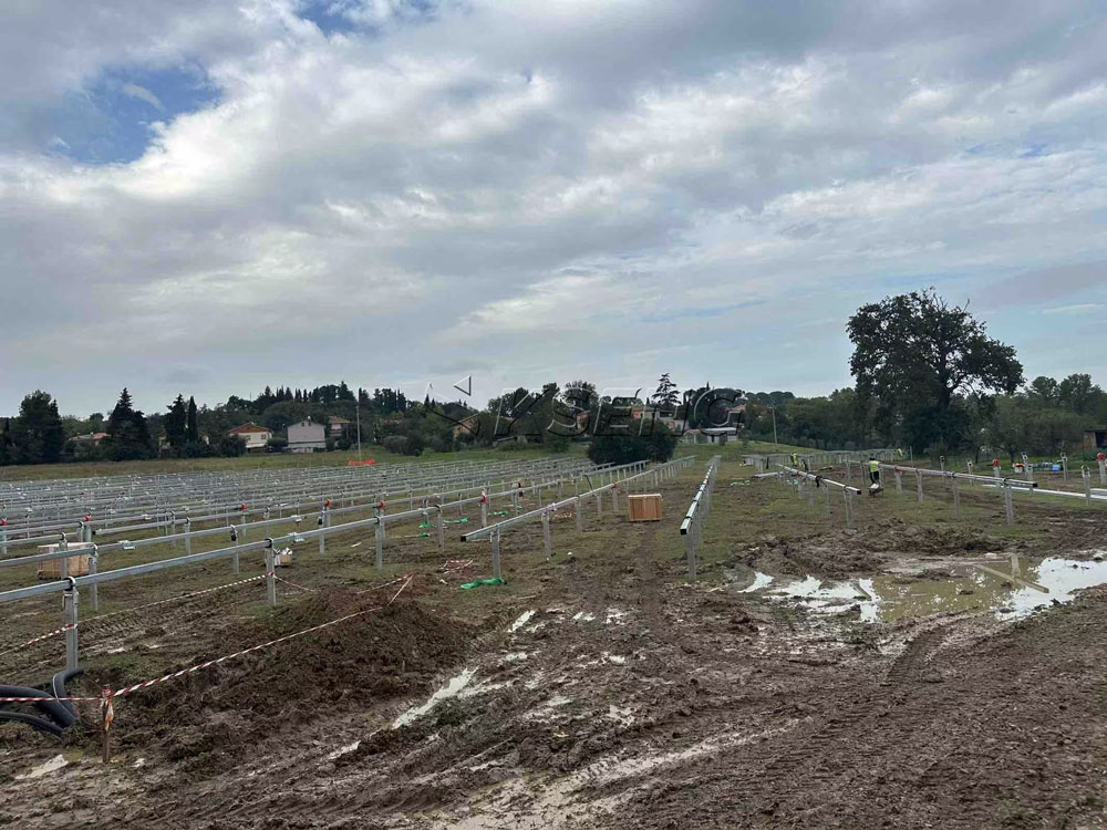 Einachsiges Solar-Tracker-System-Projekt