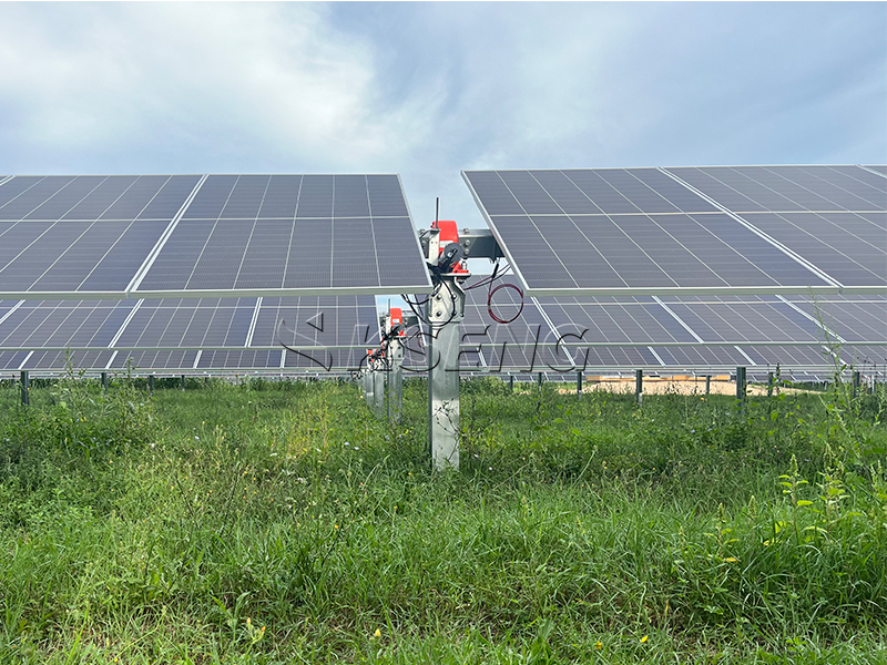 Kseng 2MW Single Axis Solar Tracker in Italien: Senkung der Stromgestehungskosten und lokales Wirtschaftswachstum