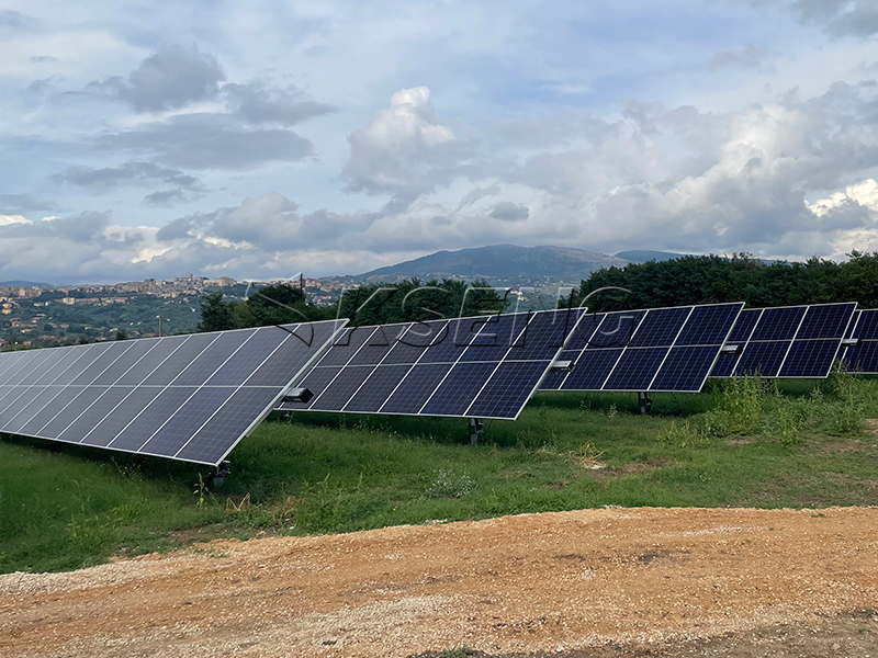 Einachsiger Solartracker Italien