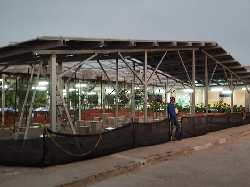 Solar-Carport-Struktur in Kolumbien