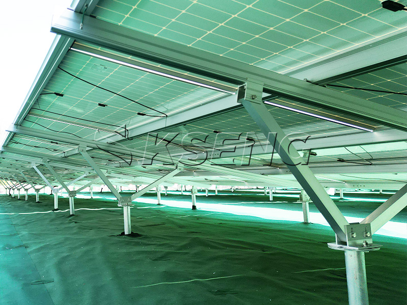 _-Schraubpfahl-Solarfundament-auf-weichem-Boden