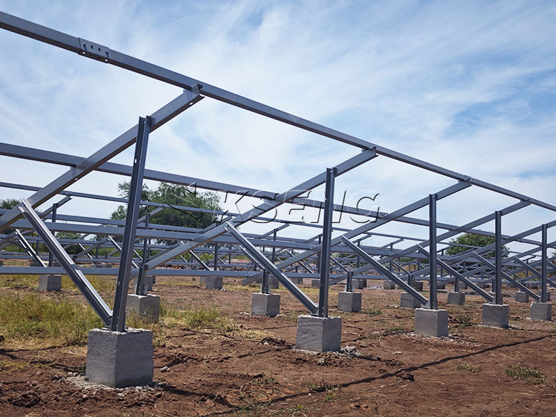 Nahaufnahme von Kseng-Zn-Al-Mg-Stahl-Solarmontagekomponenten f&uuml;r das Mexiko-Projekt