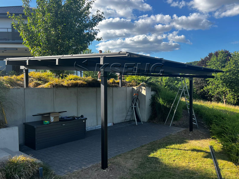 Wasserdichte Solar-Pergola aus schwarzem Aluminium: Eine perfekte Kombination aus Funktionalit&auml;t und Wirtschaftlichkeit