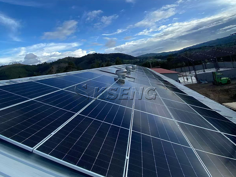 Solarpanel-Halterungen f&uuml;r Blechdach