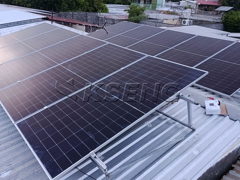 Verstellbares Solarmontagesystem von Kseng f&uuml;r ein Metalldachprojekt in El Salvador
