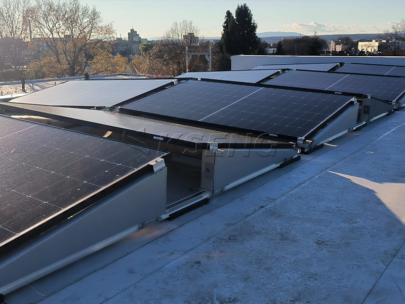 Flachdach-Solarmontagesystem mit ballastierter PV-Struktur